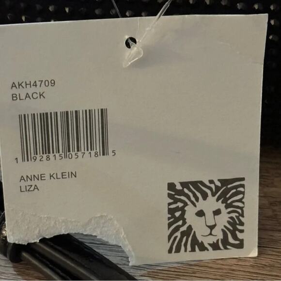 Anne Klein Liza Mini Bag in Black New with Tag
MSRP $98 - Picture 3 of 4